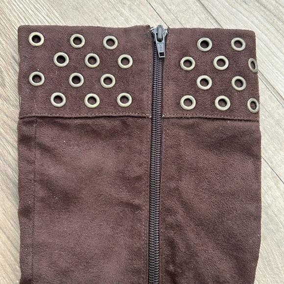 Daisy Fuentes - Brown Grommet-Trim High Heel Knee Boots - Picture 3 of 4